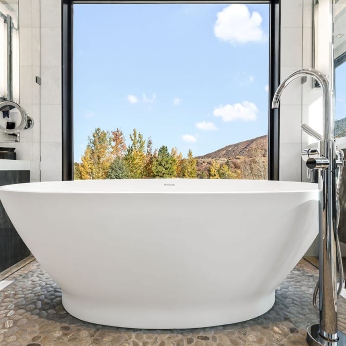 Freestanding Tub with Tub Filler